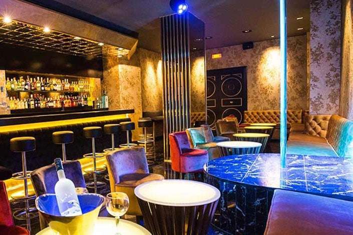 Darling Strip Club Barcelona interior and nightlife atmosphere