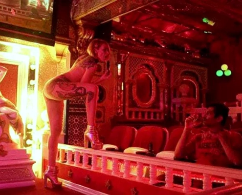 Sala Bagdad Barcelona live show performance with audience